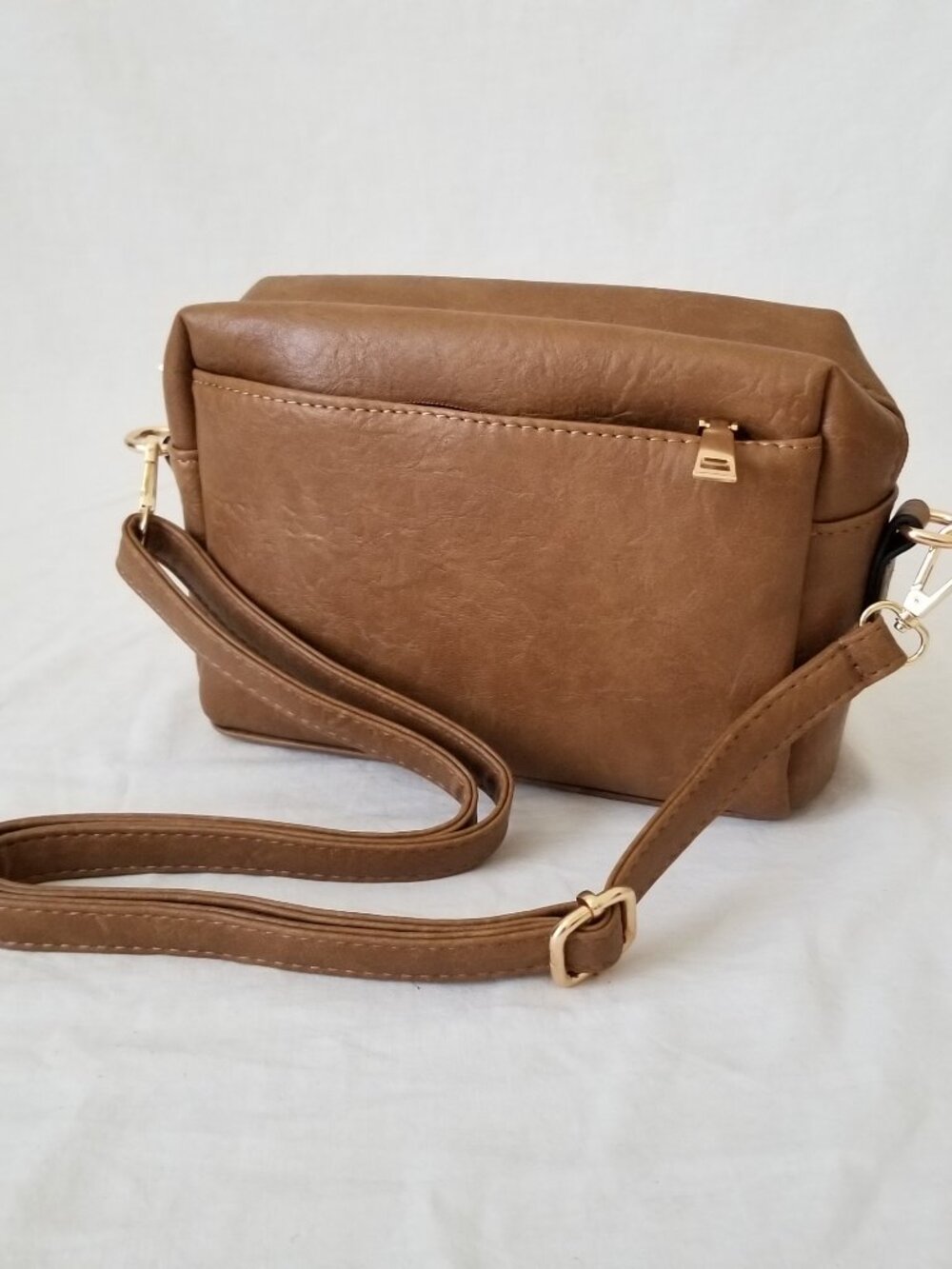 NWOT! Brown Faux Leather Shoulder Crossbody Bag Purse w/Gold-Tone Hardware